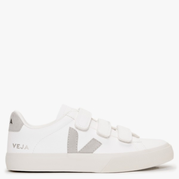VEJA Recife Logo Chromefree Leather Extra White Natural Trainers Colou