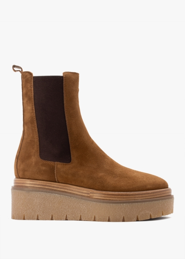 ALPE Alpine Tan Suede Tall Chelsea Boots Size: 38