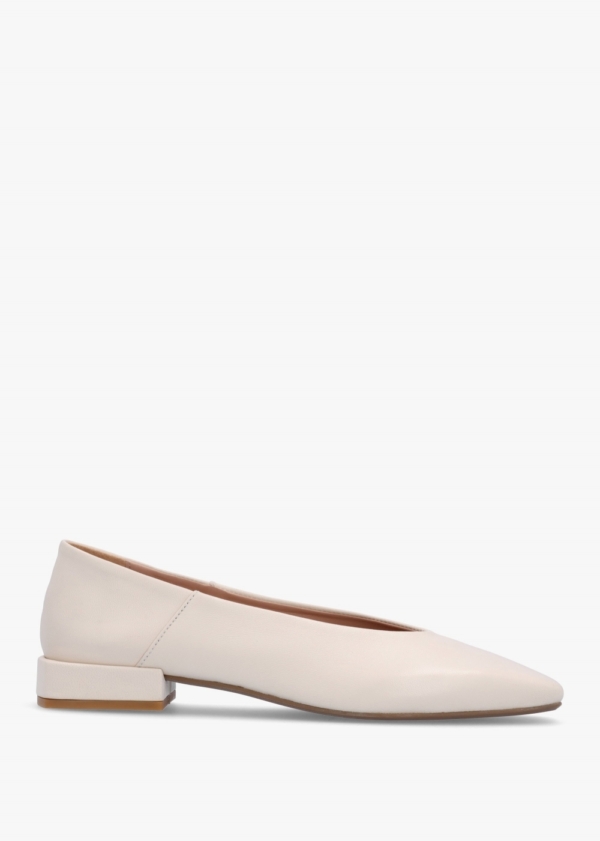 DANIEL SARIA FLAT Colour: Beige Leather