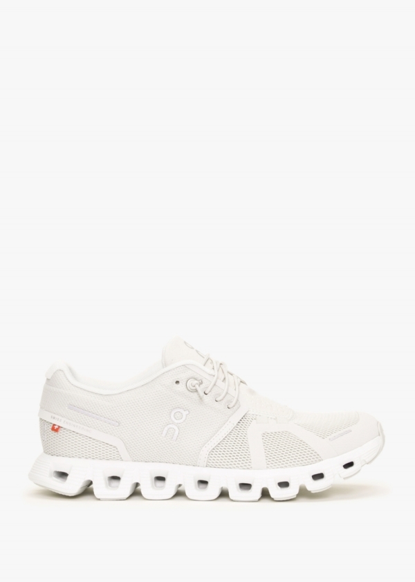 ON RUNNING Cloud 5 Pearl White Trainers Size: 8