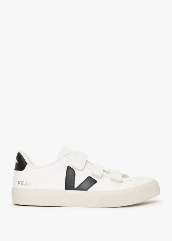 VEJA RECIFE LOGO Colour: Black Leather