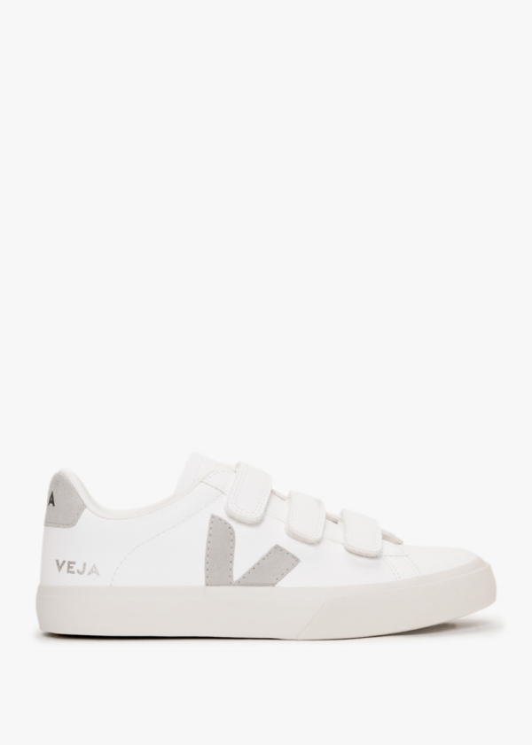 VEJA Recife Logo Chromefree Leather Extra White Natural Trainers Colou