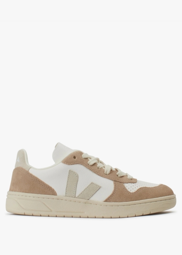 VEJA Womens V-10 Leather Trainers In Extra- White Natural Sahara Size: