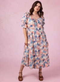 Joanie Clothing Serenity Patchwork Print Prairie Dress –  UK 26 (Pink)