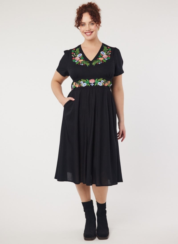 Joanie Clothing Wren Embroidered Floral Black Midi Dress -  UK 26 (Black)