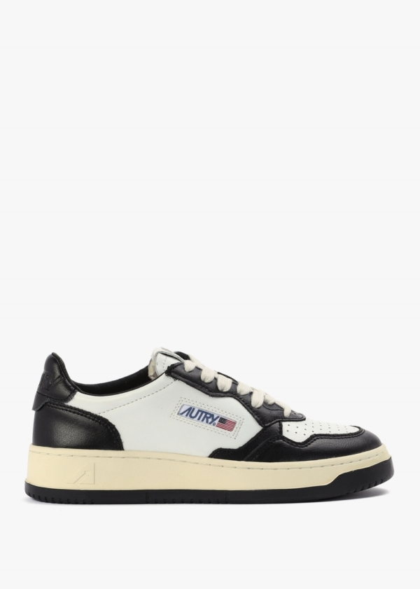 AUTRY Women&apos;s Medalist Low White & Black Bicolour Leather Trainers Col