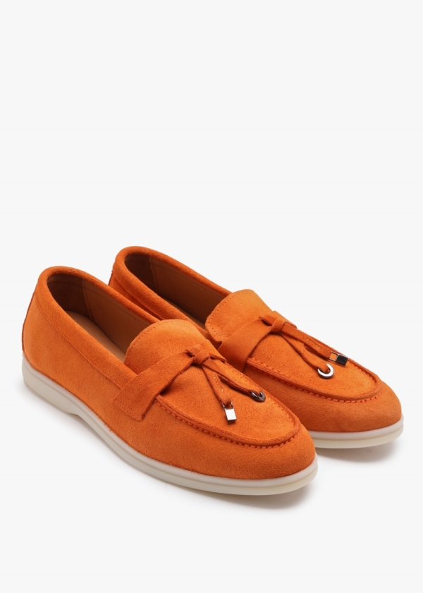 Colour: Orange Suede